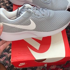 Women’s Nike never worn